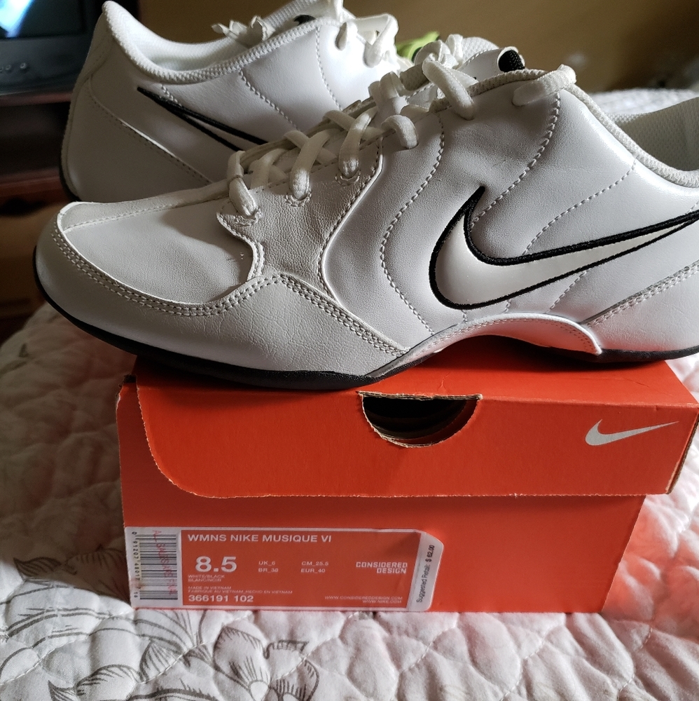 Shoe's